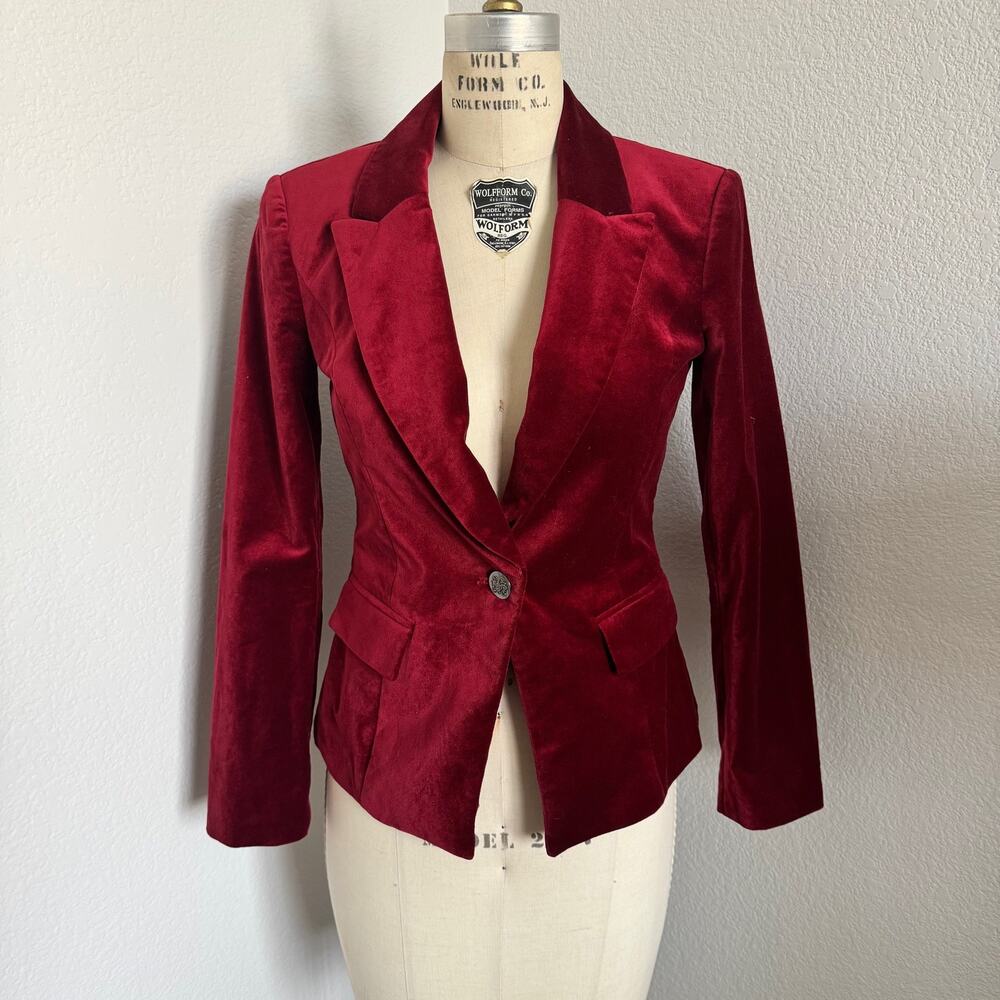 White House Black Market | Pre-Loved Red Velvet Blazer Size 00